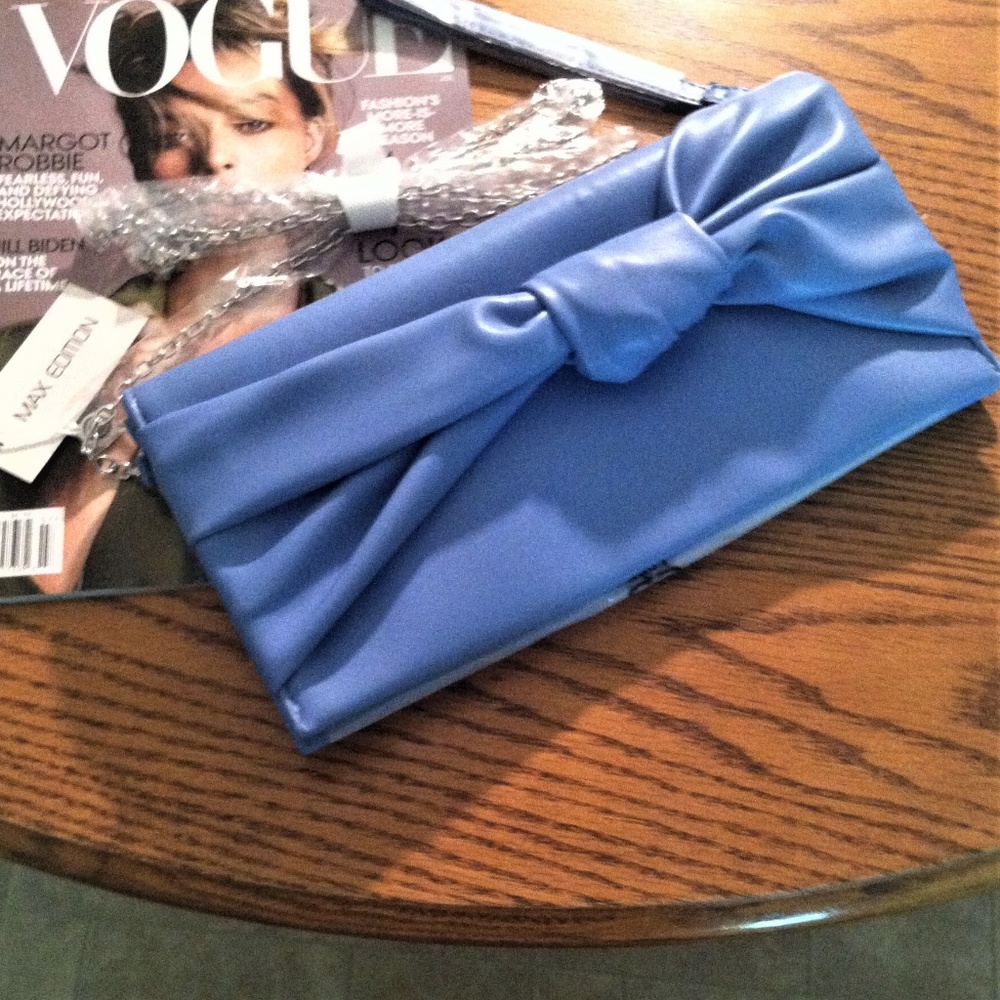 (NWT) Max Edition Bow Front Convertible Clutch
